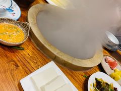 -滇香肴·云南菜蒸汽石锅鱼(云南北路店)