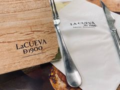 -La Cueva de 1900 / Ayuntamiento