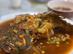 红烧石斑鱼-覃记海鲜美食餐厅