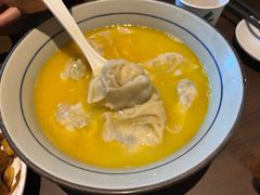 金汤黄鱼馄饨-蟹黄鱼·楼上面馆(外滩中央旗舰店)
