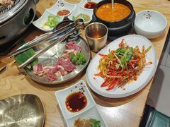 -青瓦餐厅·生鱼片·韩园烤肉(西塔店)