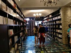 -钟书阁(松江泰晤士小镇店)