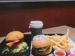 -The Habit Burger Grill 哈比特汉堡(复兴soho店)