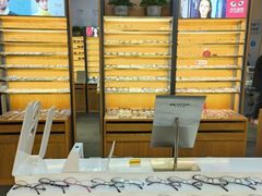 -优医视平价眼镜蔡司依视路折扣工厂店(十里堡店)