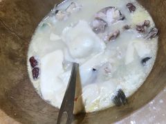-滇香肴·云南菜蒸汽石锅鱼(云南北路店)