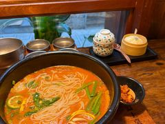-银米·云南传统过桥米线(双廊黑金冠店)