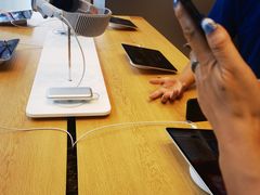 -Apple零售店(华贸购物中心店)