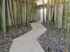 -穹六人间 people 6(岳阳路店)