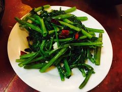 -余杨鸭鸭餐厅