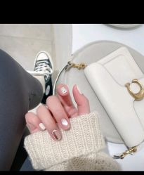 -Lucky girl建构养甲·中式翘睫专业店