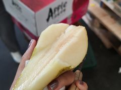 -上海龙吴水胜海发市场