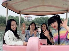 -梁子湖东篱老屋生态庄园