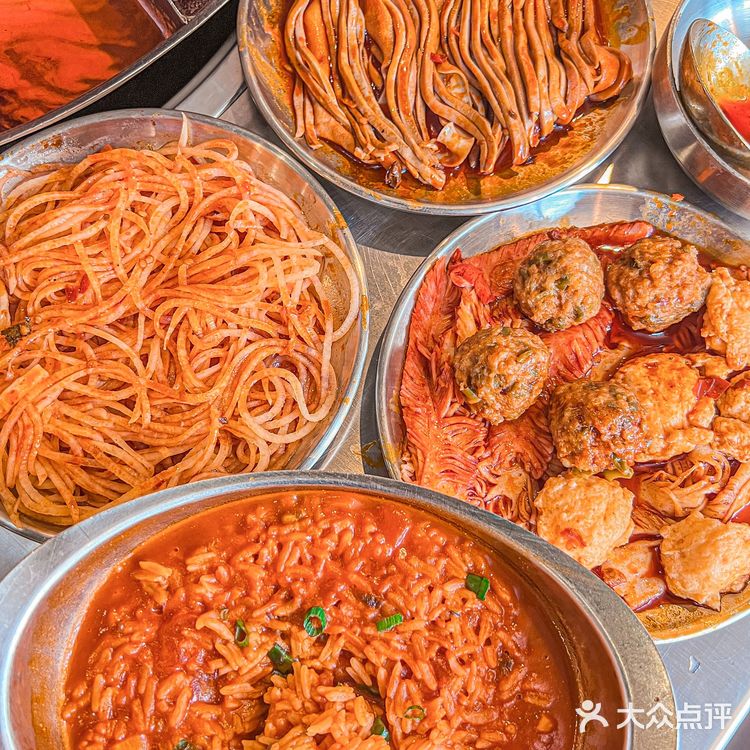 深圳这家重庆火锅韭菜腰丝瀑布好吃到跺脚脚