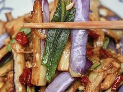 秋葵捞茄子-唐伯虎新派湘菜馆(石夏时代广场店)