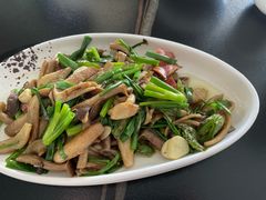 青椒火腿炒鹿茸菇-野菌皇海景野生菌火锅(滨海大道店)