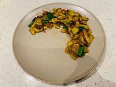 野芫荽炒牛肝菌-半山腰·云南菜(侨福芳草地店)