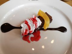 布朗尼配水果-巴伐利亚啤酒坊(意式风情街店)