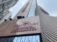 -深圳富苑皇冠假日套房酒店