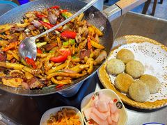 -富正毅三下锅·湘西韵味(天门山索道店)