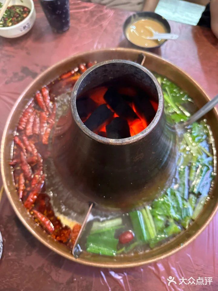 炭火鸳鸯锅冰火两重天🔥❄️绝绝子！