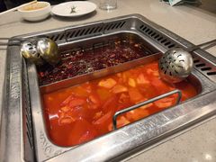 牛油辣+番茄鸳鸯锅-海底捞火锅(王府井银泰in88店)