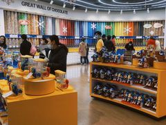 -m豆巧克力世界(上海世茂广场店)