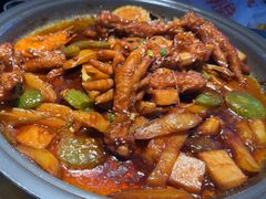 -徐记小怪兽肉蟹煲(中央大街店)