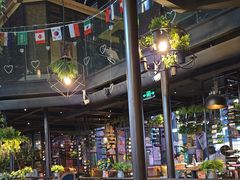 -临界音乐酒馆·小龙虾·江湖菜(华熙LIVE·鱼洞店)