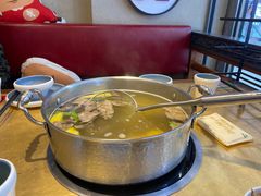 -左庭右院鲜牛肉火锅(金山万达店)
