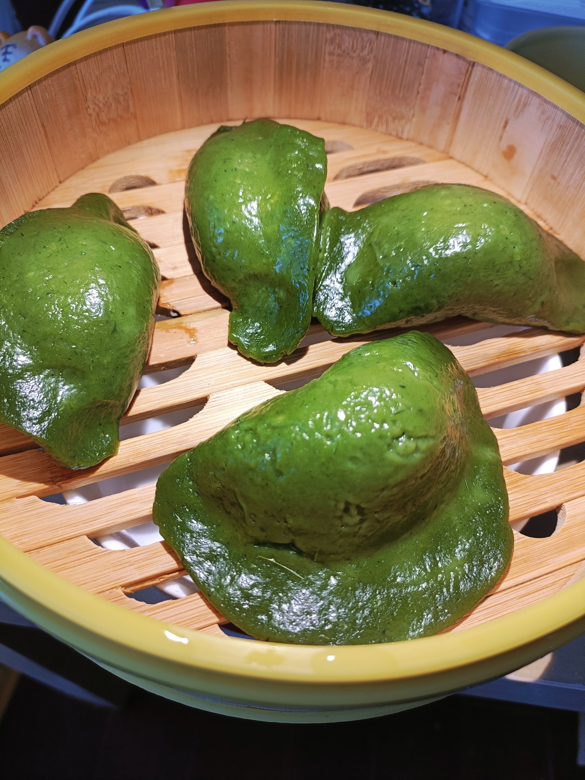 春日限定美食|艾草青青手工三鲜艾草饺,糯叽叽的青色美味!