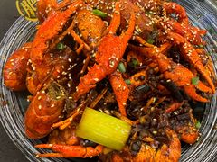 -肥肥虾庄·金牌油焖大虾(首义路店)