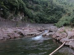 -安吉龙王山峡谷漂流