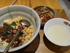 -呼啦面馆·头牌豌杂面(爱琴海店)