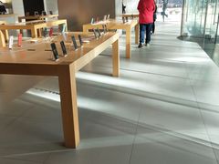 -Apple零售店(华贸购物中心店)