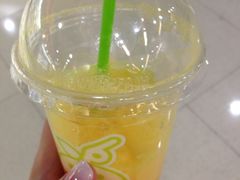 杨桃鲜橙汁-每日新鲜水果吧(南京东路店)