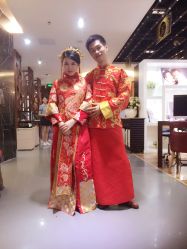 -现代经典婚纱摄影