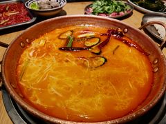 -洱火云南酸菜牛肉火锅(石景山当代商城店)