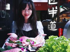 黑牛六拼-明洞阿姨·韩式酱蟹烤肉·创意料理(三元桥店)