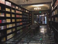 -钟书阁(松江泰晤士小镇店)