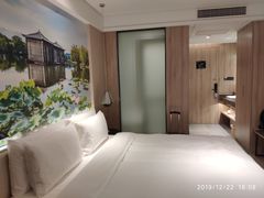 -杭州西湖湖滨银泰亚朵酒店