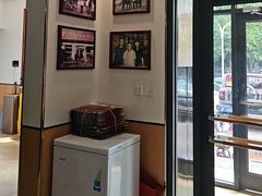 -闫家驴肉老店(华电一校店)