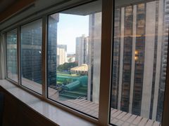 -深圳富苑皇冠假日套房酒店