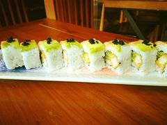 三文鱼牛油果寿司-石葵(锦业时代店)