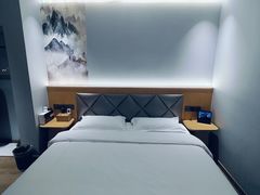 -宸玥酒店(成都西南财大地铁站店)