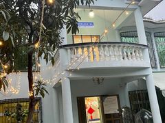 -蓝房子轰趴俱乐部(天鹅湖假日山庄别墅店)