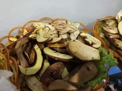 -菌海森林·非遗野生菌火锅(西山区滇池路摩根道店)