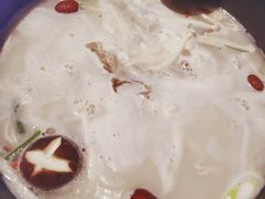 -三人行骨头王火锅(长寿店)
