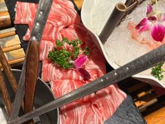 -老牌坊云南鱼豆花火锅(爱建店)