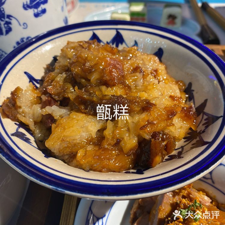 钟楼附近的长安大排档之上元灯会