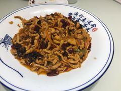 -老码头黑皮肘子锅包肉(赣水路店)